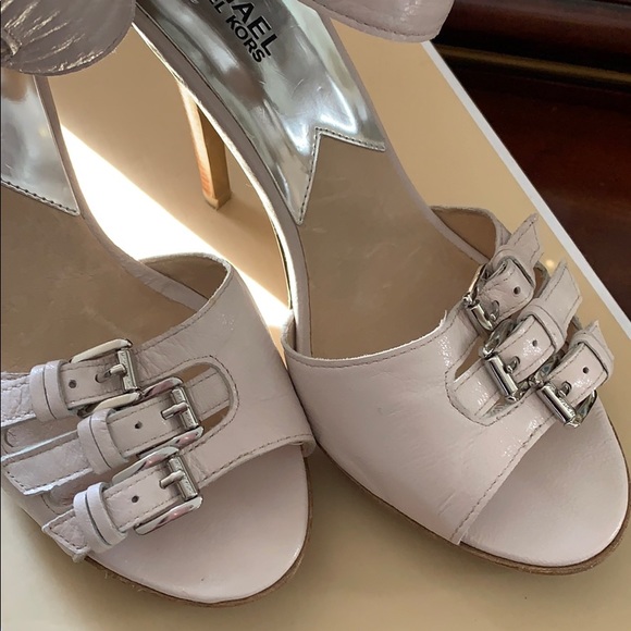MICHAEL by Michael Kors Strappy high club shoes - Picture 2 of 8